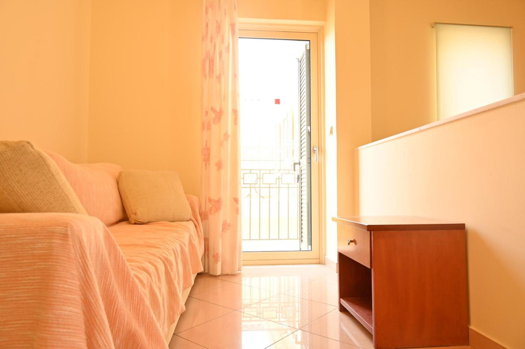 Liocharis Villas Lourdata  Luaran gambar